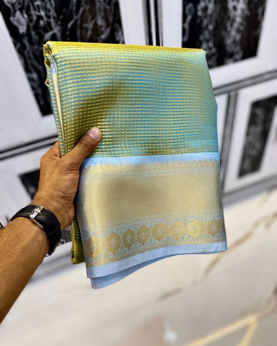 Kanchipuram Banarasi Silk Saree – The Queen’s Choice for Every Royal Occasion! 👑"